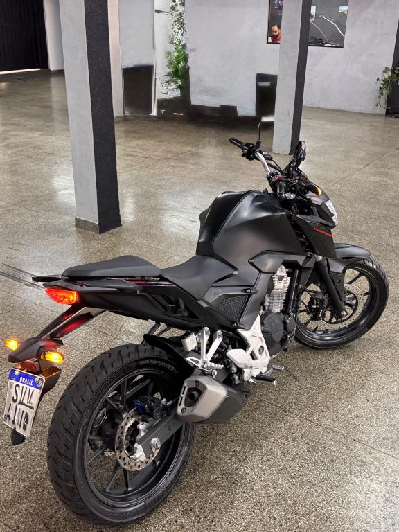 HONDA CB 300 F Twister - Foto