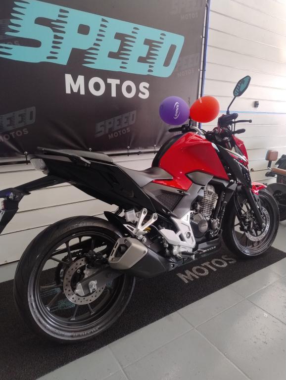 HONDA CB 300 F Twister - Foto