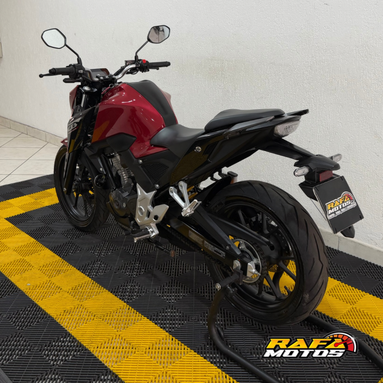 HONDA CB 300 F Twister - Foto