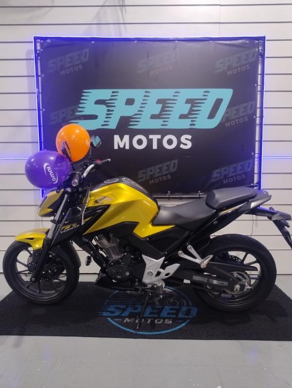 HONDA CB 300 F Twister - Foto