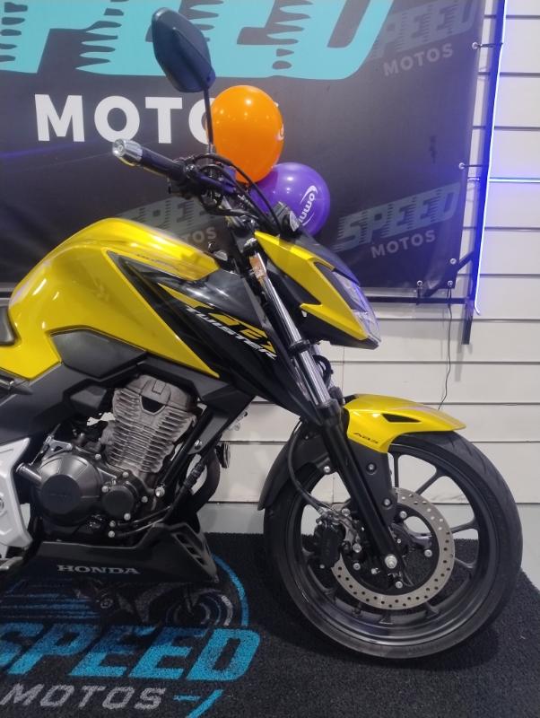 HONDA CB 300 F Twister - Foto