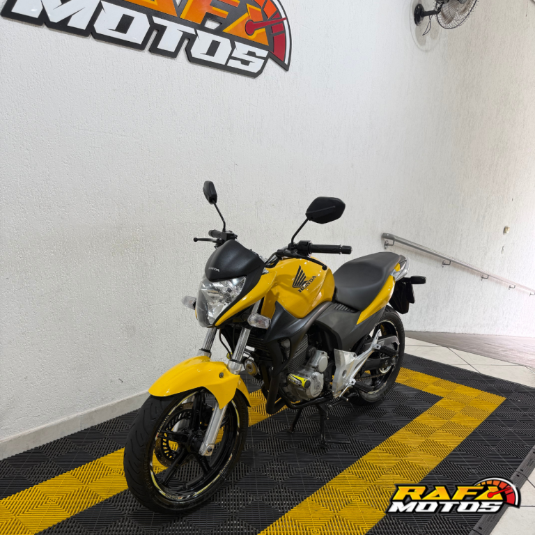 HONDA CB 300 R - Foto