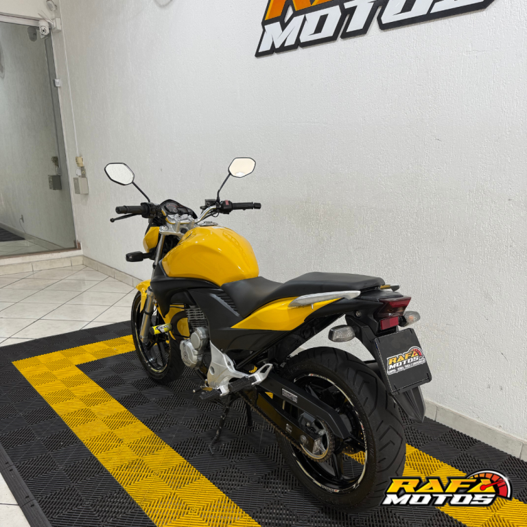 HONDA CB 300 R - Foto