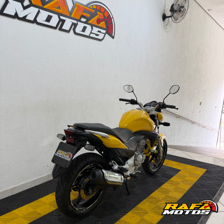 HONDA CB 300 R - Foto