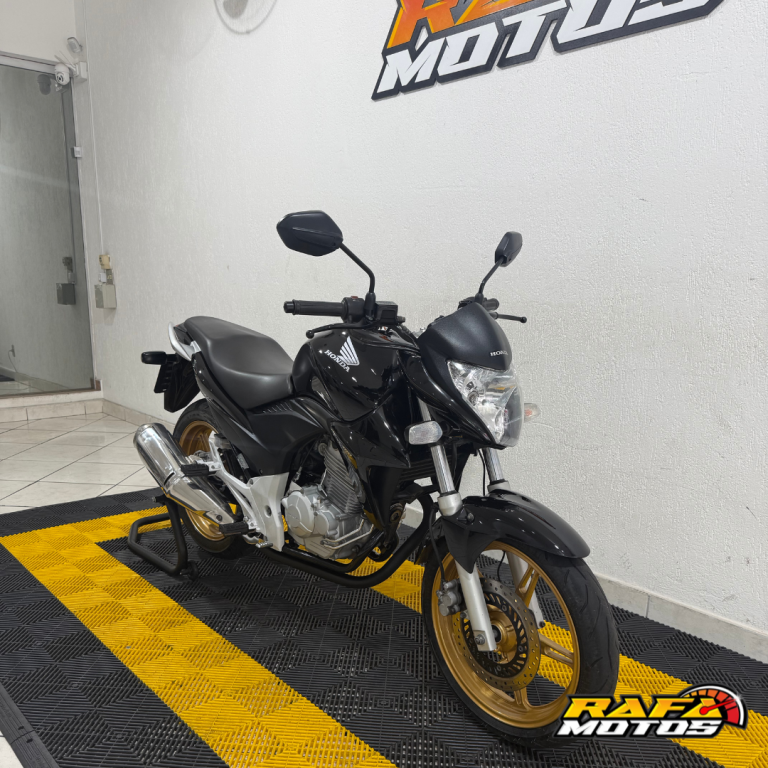 HONDA CB 300 R - Foto