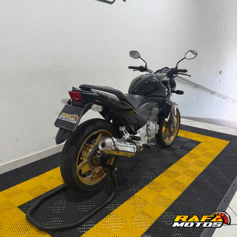 HONDA CB 300 R - Foto