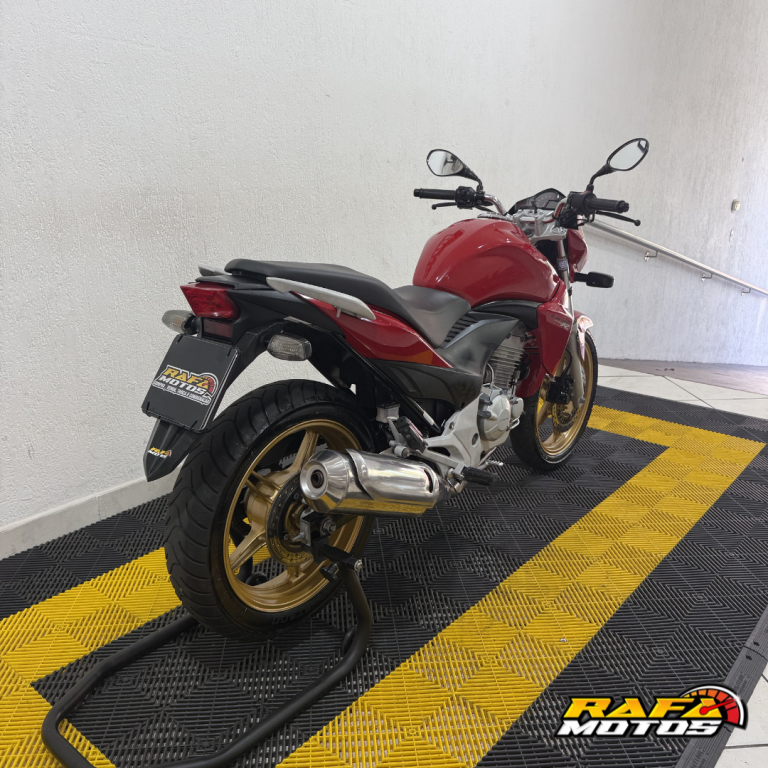 HONDA CB 300 R - Foto