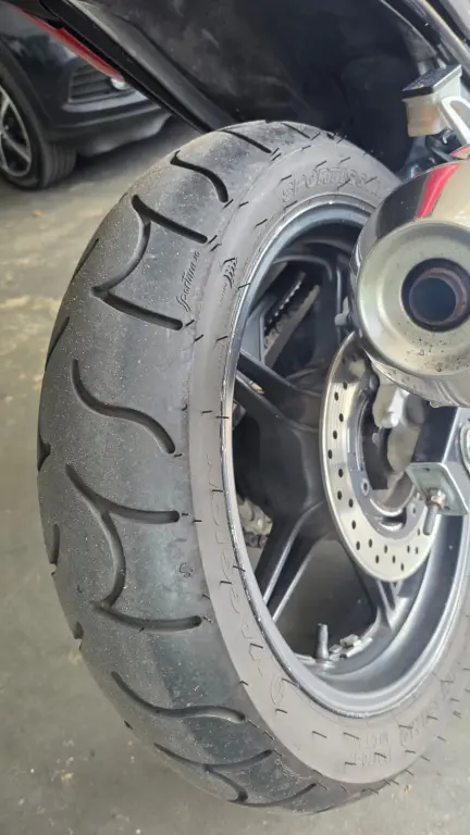 HONDA CB 300 R - Foto