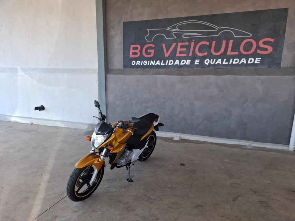 HONDA CB 300 R - Foto