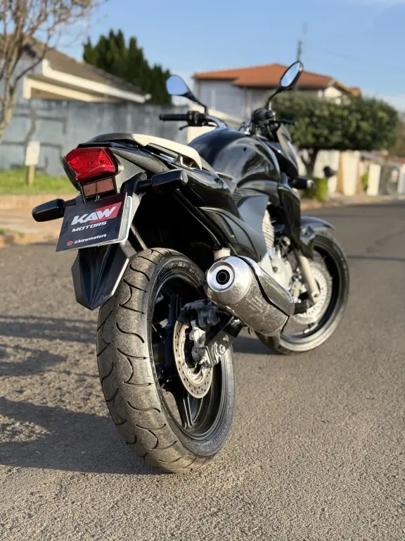 HONDA CB 300 R - Foto