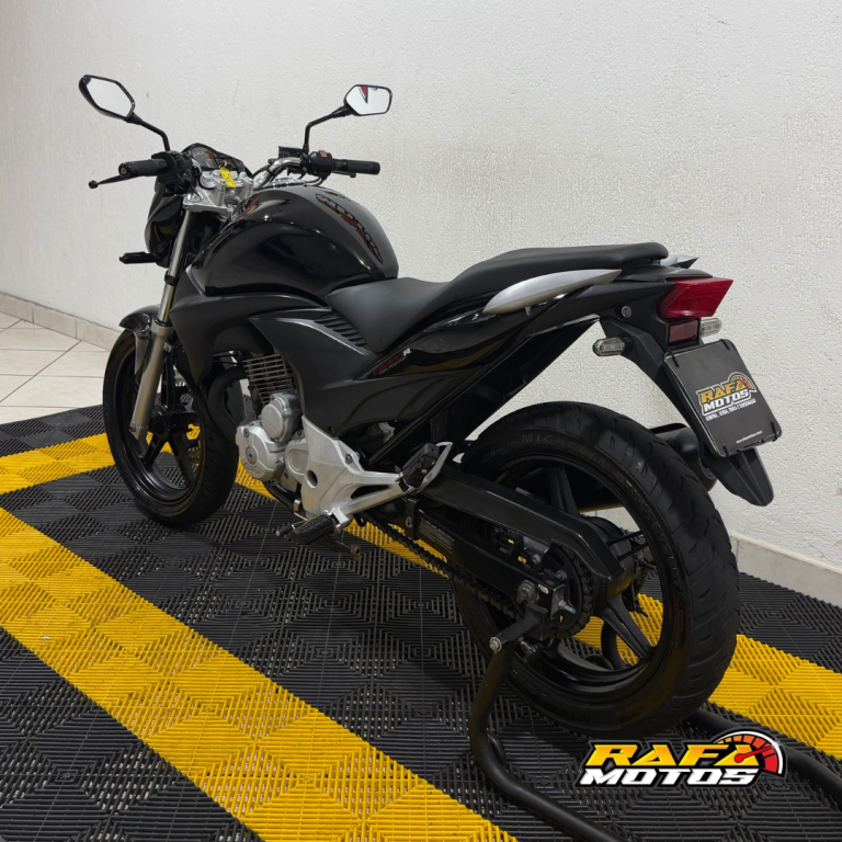 HONDA CB 300 R - Foto