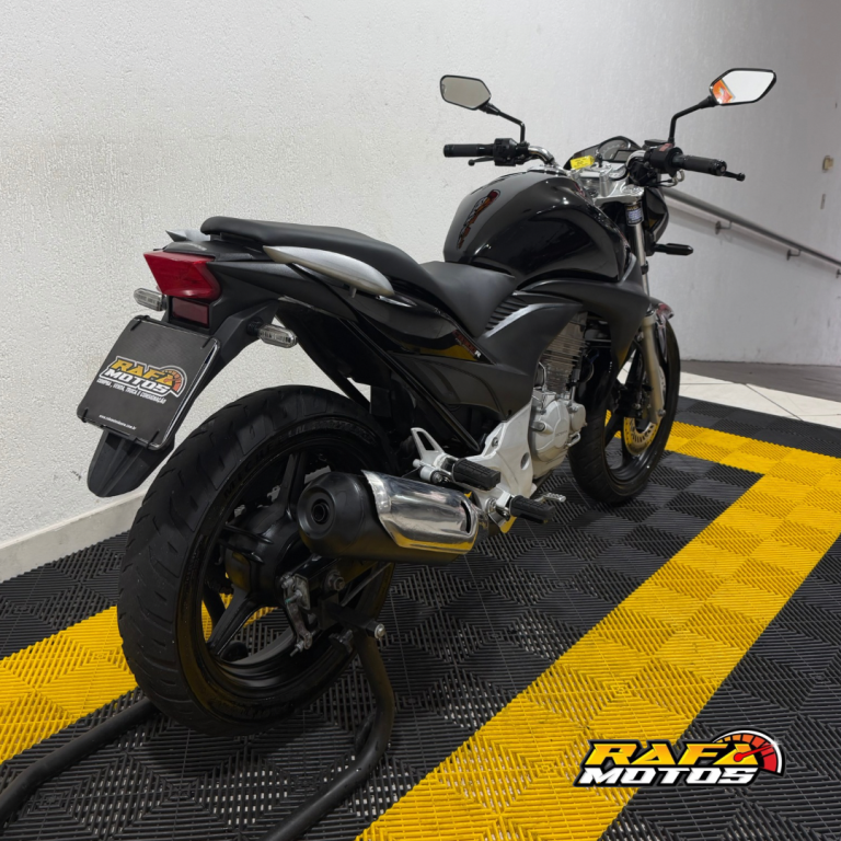 HONDA CB 300 R - Foto