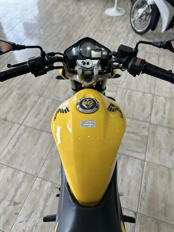HONDA CB 300 R - Foto