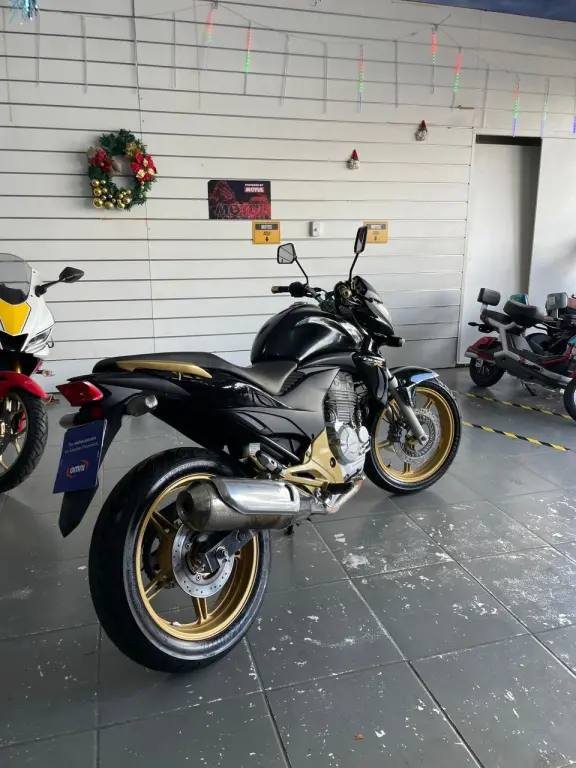 HONDA CB 300 R - Foto