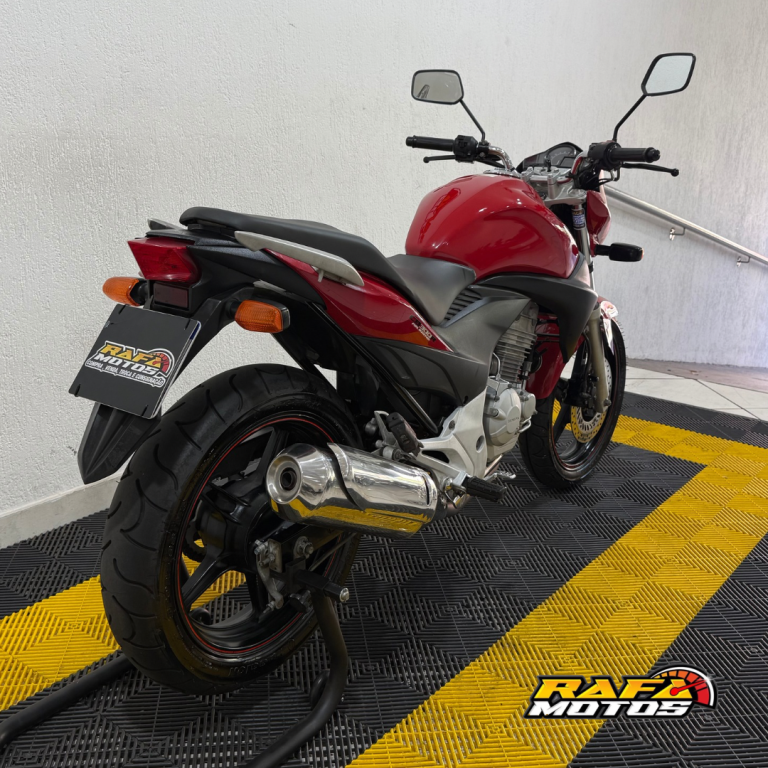 HONDA CB 300 R - Foto