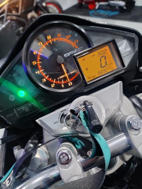 HONDA CB 300 R - Foto