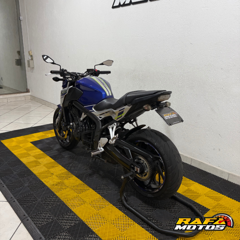 HONDA CB 650 R - Foto