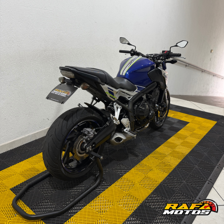 HONDA CB 650 R - Foto