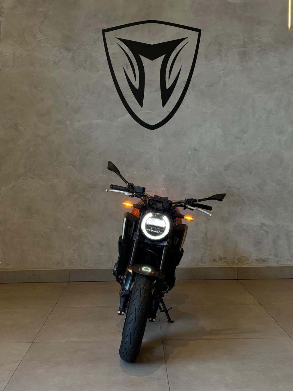 HONDA CB 650 R - Foto