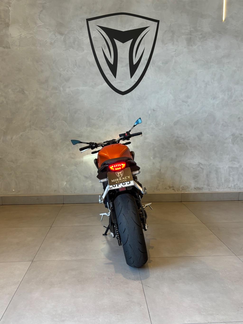 HONDA CB 650 R - Foto