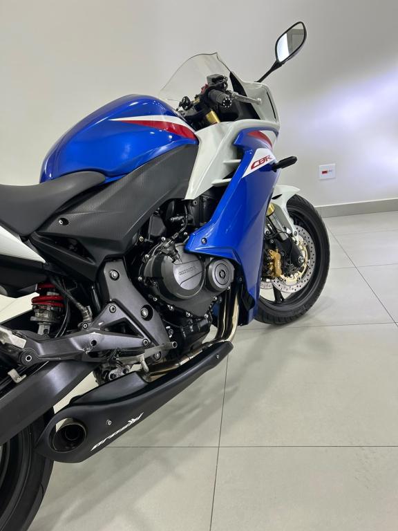 HONDA CBR 600 F - Foto