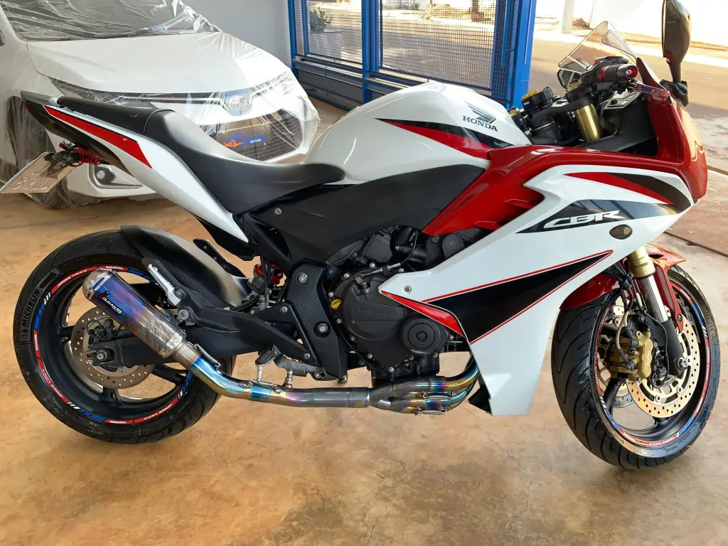 HONDA CBR 600 F - Foto