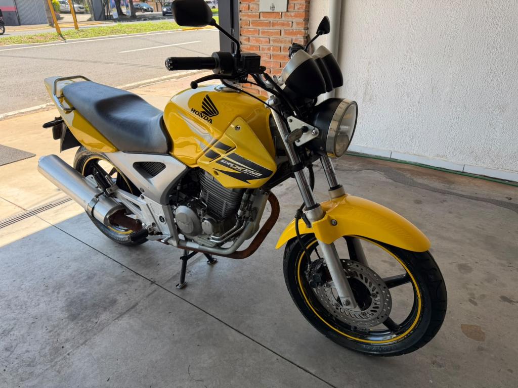 HONDA CBX Twister 250 - Foto