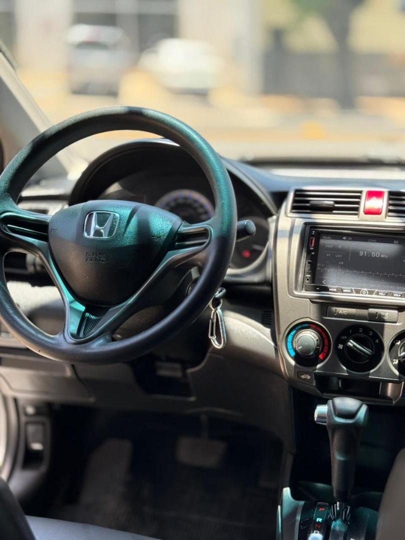 HONDA City Sedan - Foto