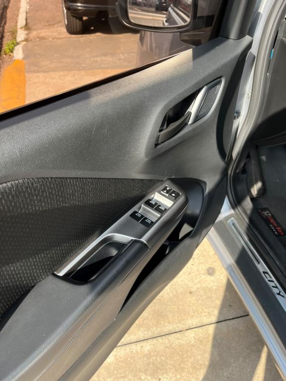 HONDA City Sedan - Foto