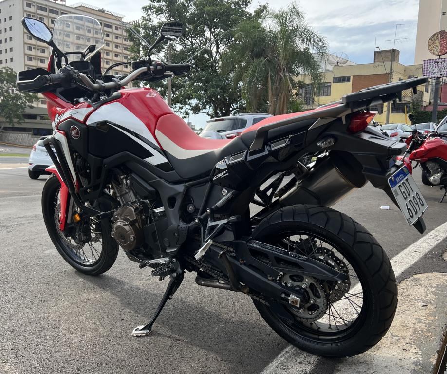 HONDA CRF 1000L Africa Twin - Foto