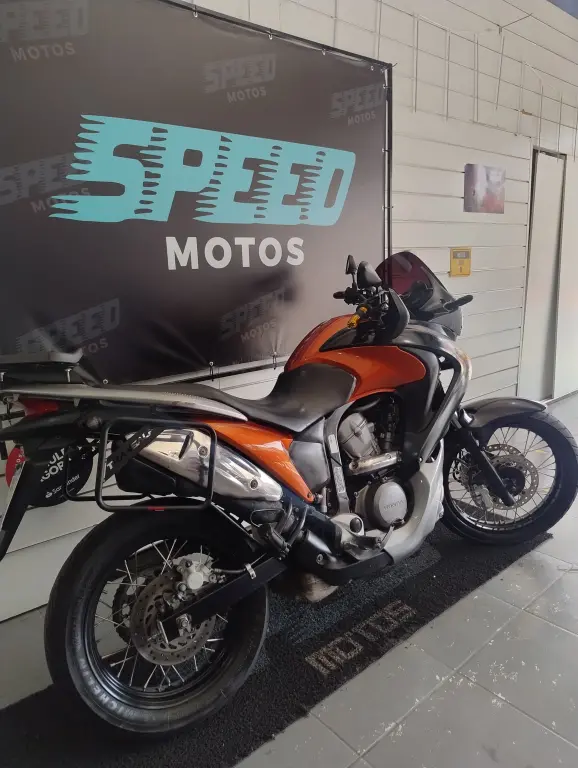 HONDA XL 700V Transalp - Foto