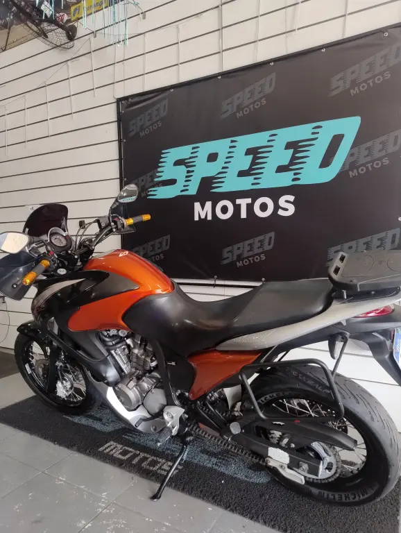 HONDA XL 700V Transalp - Foto