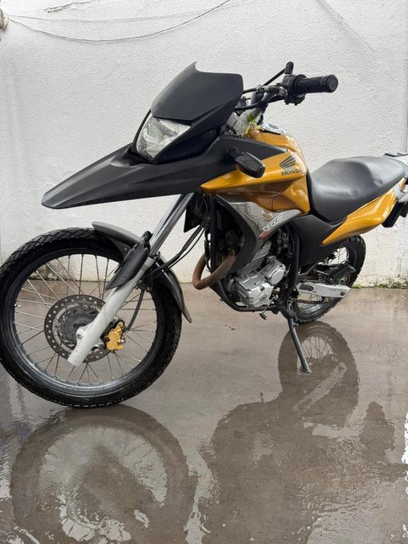 HONDA XRE 300 - Foto