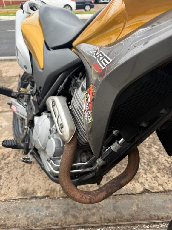 HONDA XRE 300 - Foto