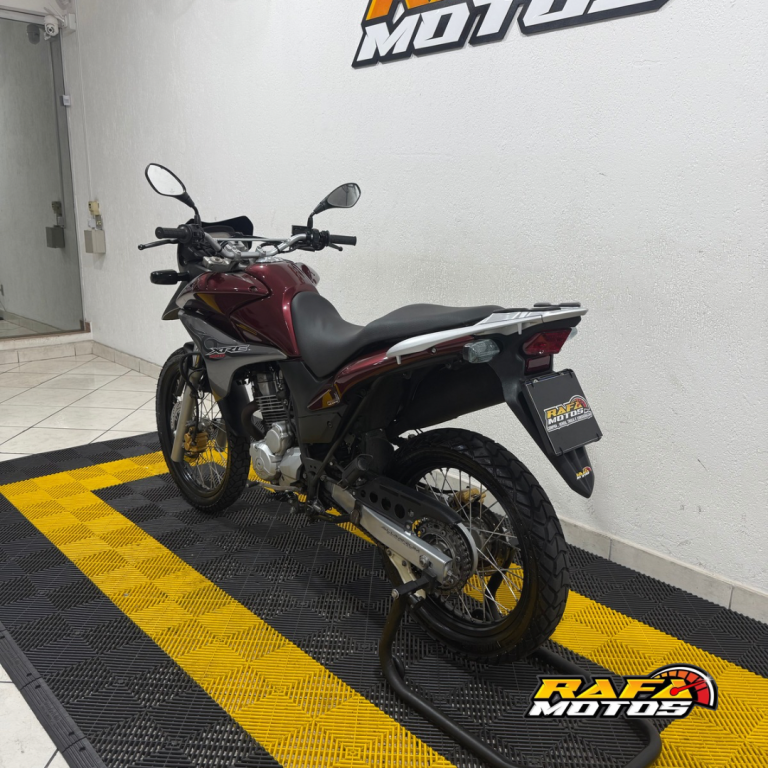 HONDA XRE 300 - Foto
