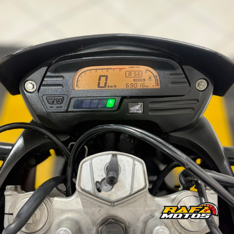 HONDA XRE 300 - Foto