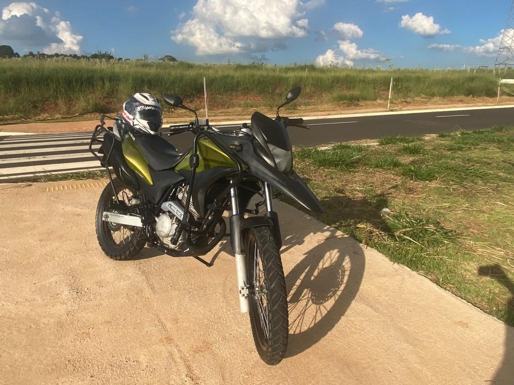 HONDA XRE 300 - Foto