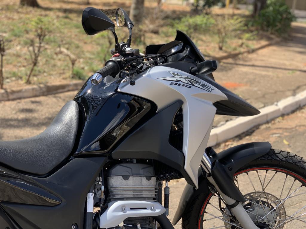 HONDA XRE 300 - Foto
