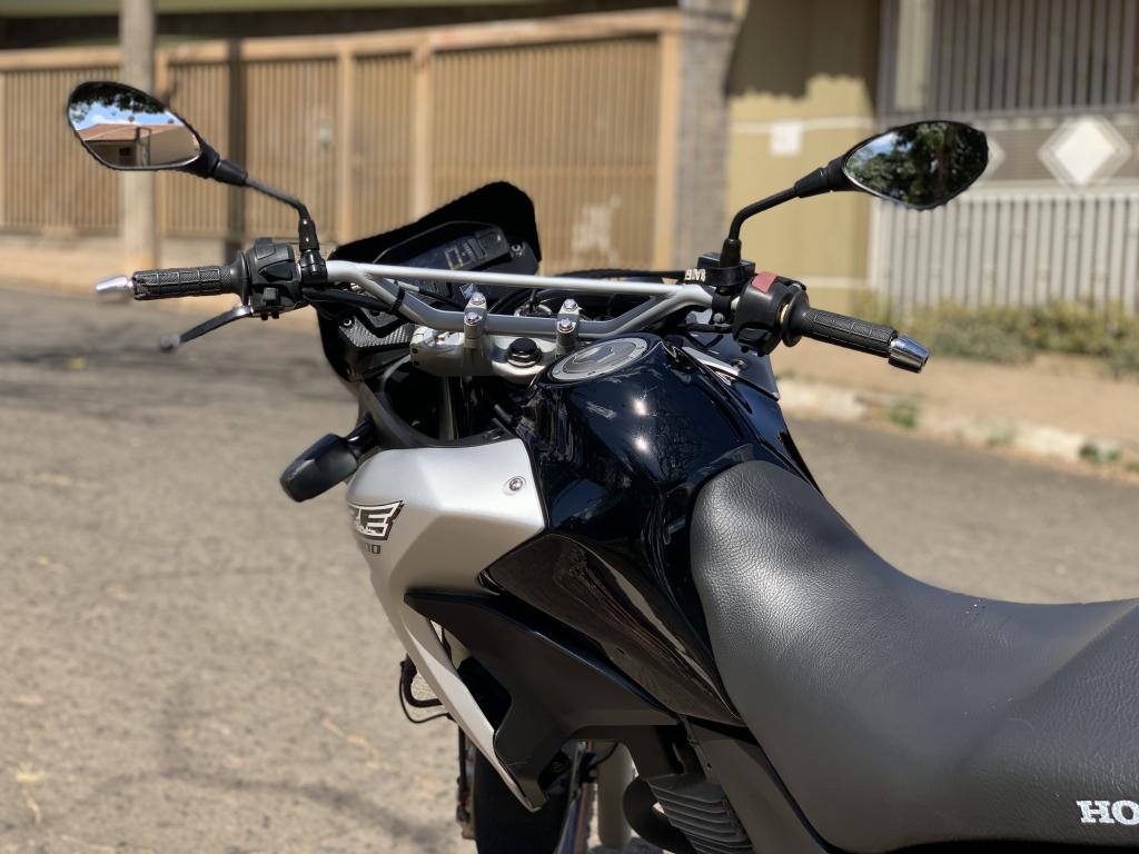 HONDA XRE 300 - Foto