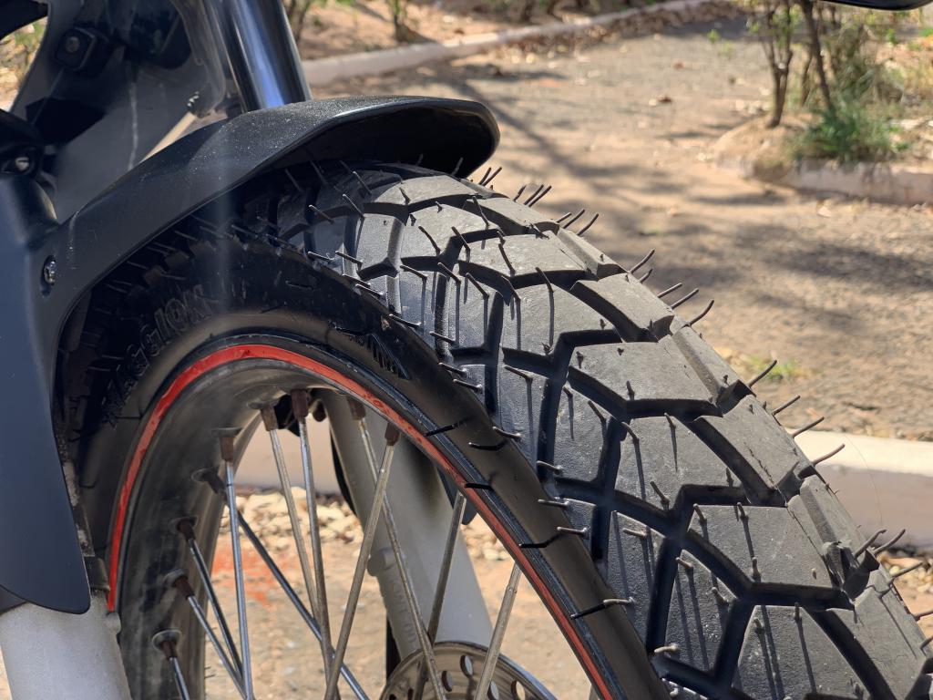 HONDA XRE 300 - Foto