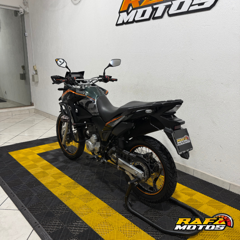 HONDA XRE 300 - Foto