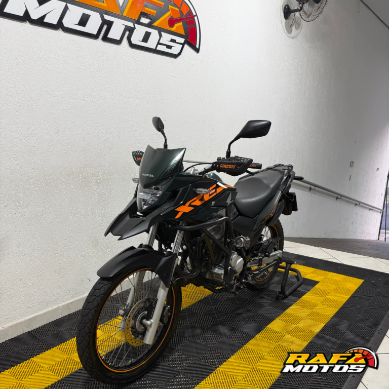 HONDA XRE 300 - Foto