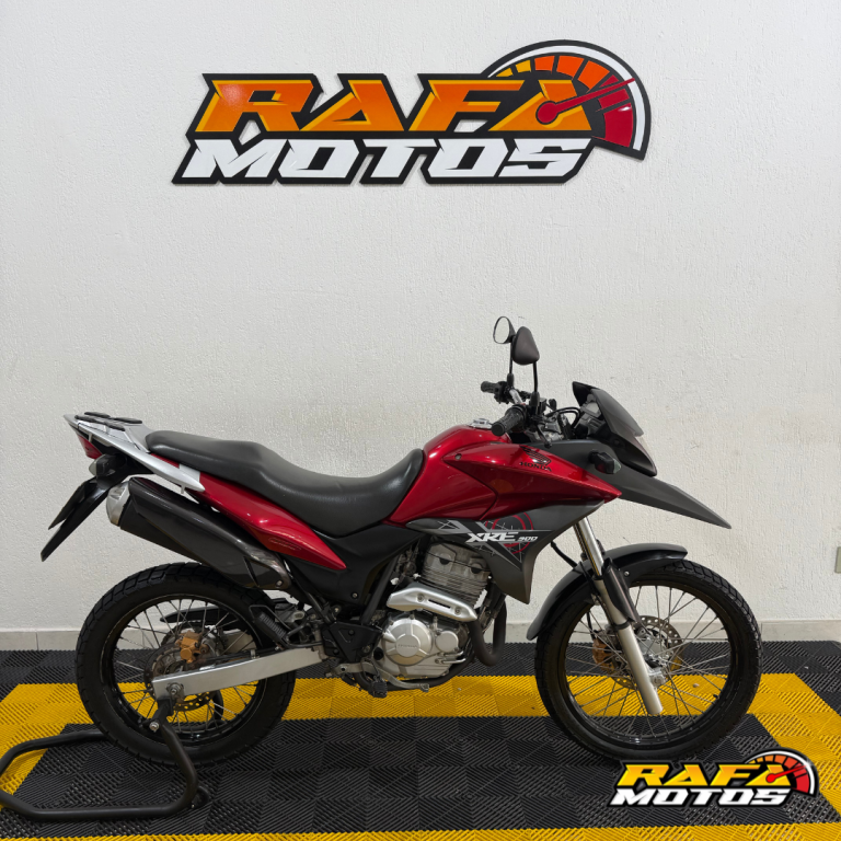 HONDA XRE 300 - Foto