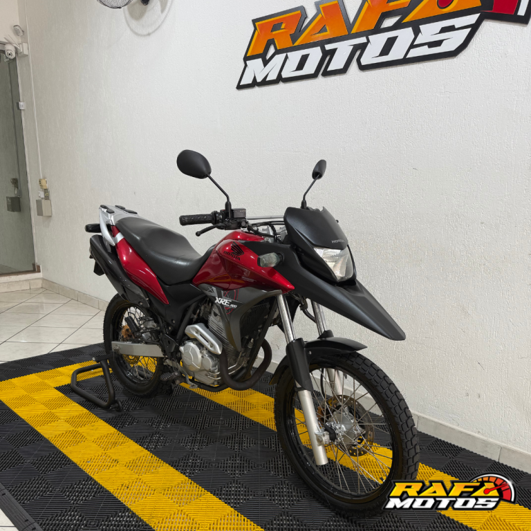 HONDA XRE 300 - Foto