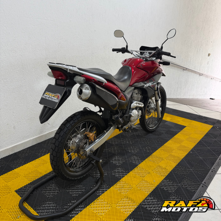 HONDA XRE 300 - Foto