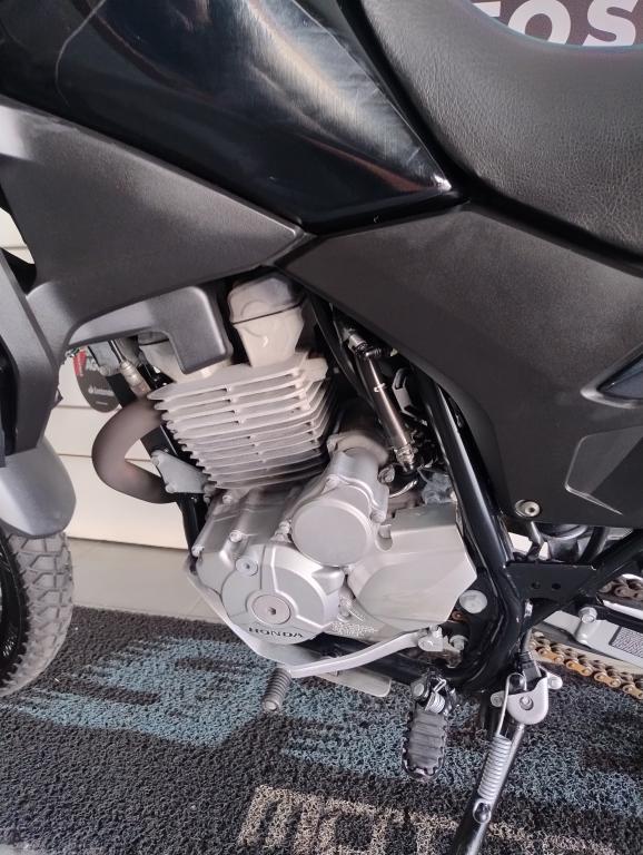 HONDA XRE 300 - Foto