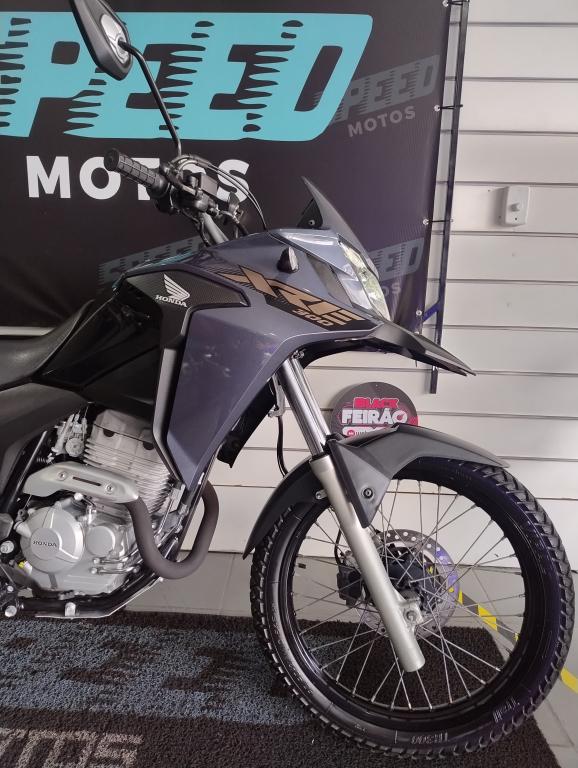 HONDA XRE 300 - Foto