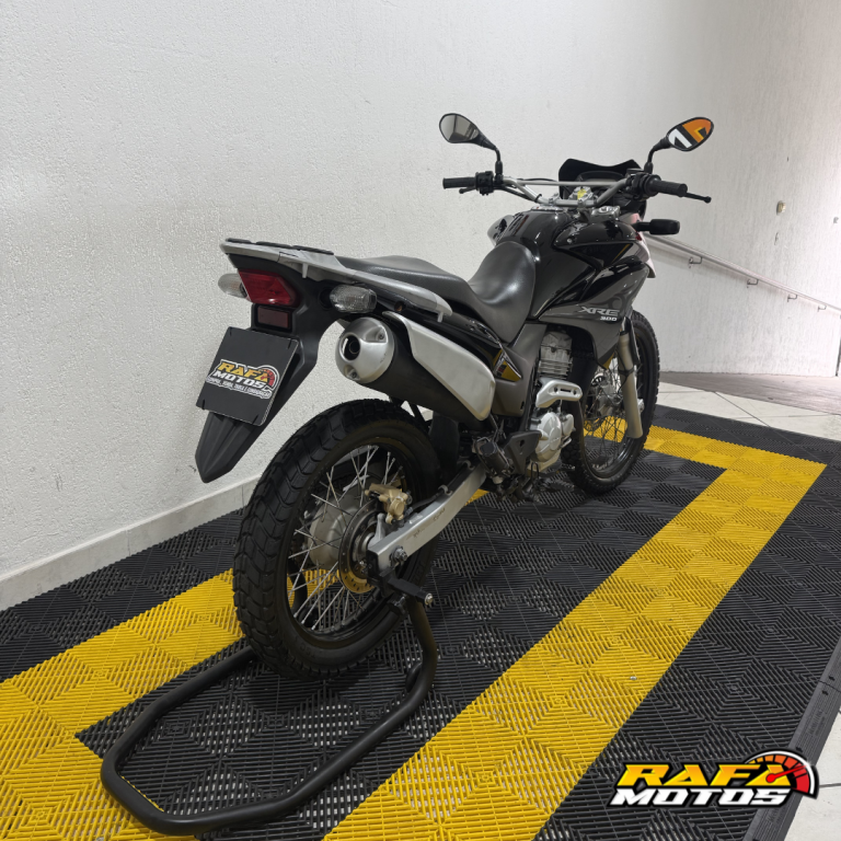 HONDA XRE 300 - Foto