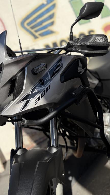 HONDA XRE 300 - Foto