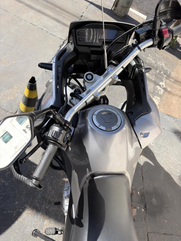 HONDA XRE 300 - Foto